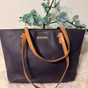 KENNETH COLE REACTION SHOULDER BAG-